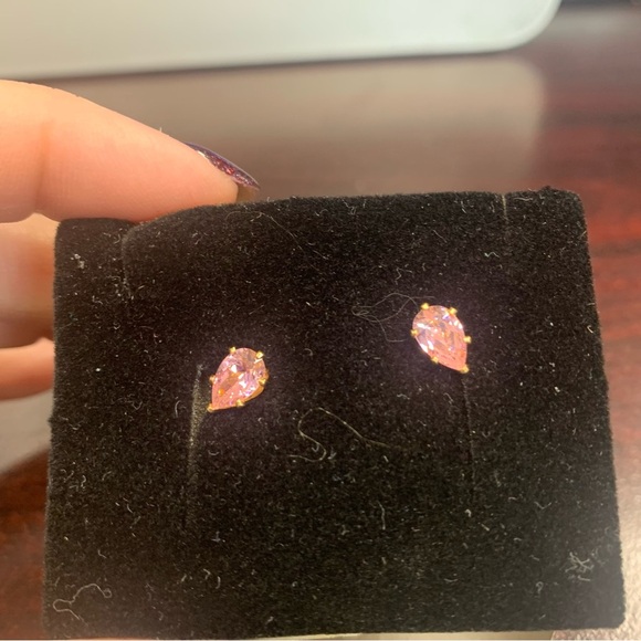 Avon pear shaped diamond atyle CZ pink  Stud Earrings NIB 1997 - Picture 6 of 6